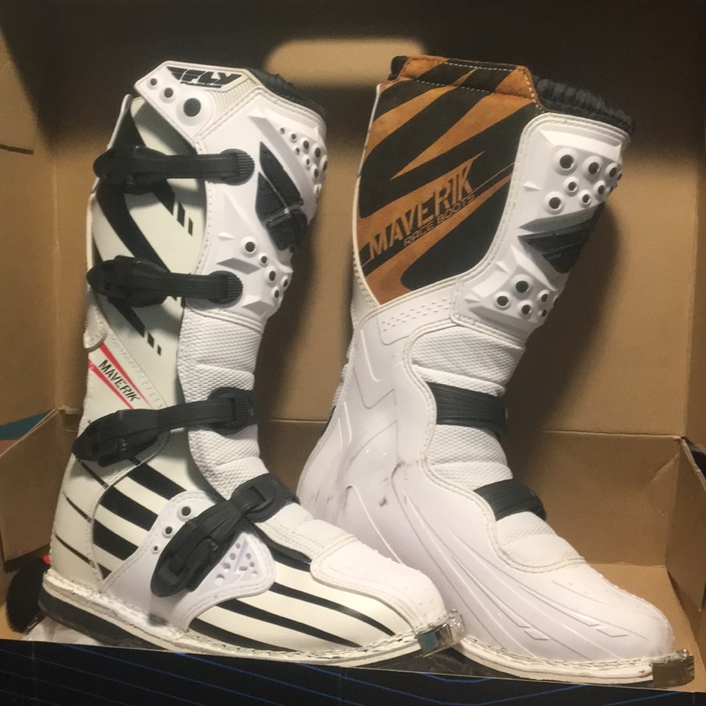 Motocross boots